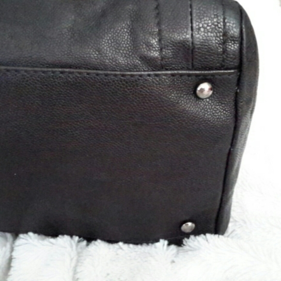 Chanel XL Luxe Ligne Shopper $SOLD$ - Picture 4 of 8